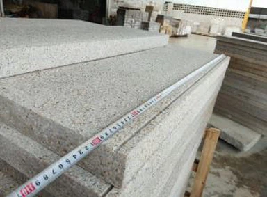 G682 Sunset Guld Granit